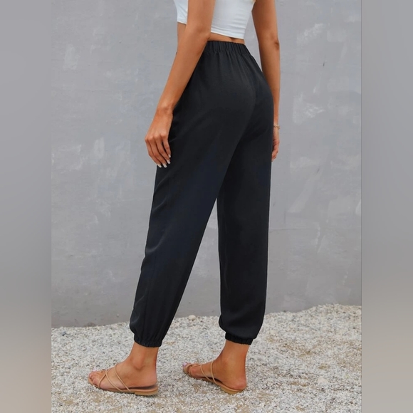 Elastic Waist Slant Pocket Carrot Pants - Picture 2 of 3